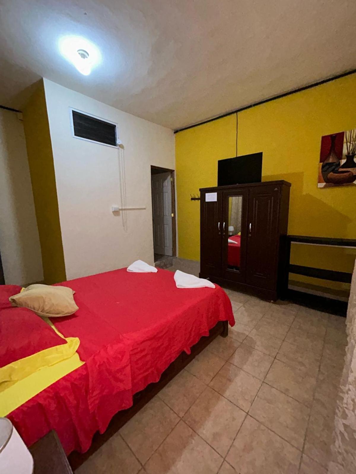 Casa Maya Itza Flores Exterior photo