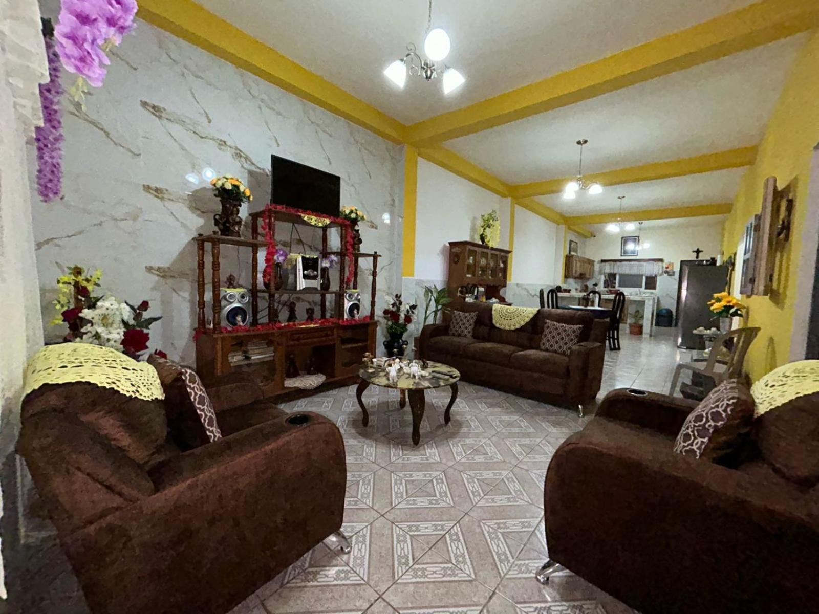 Casa Maya Itza Flores Exterior photo