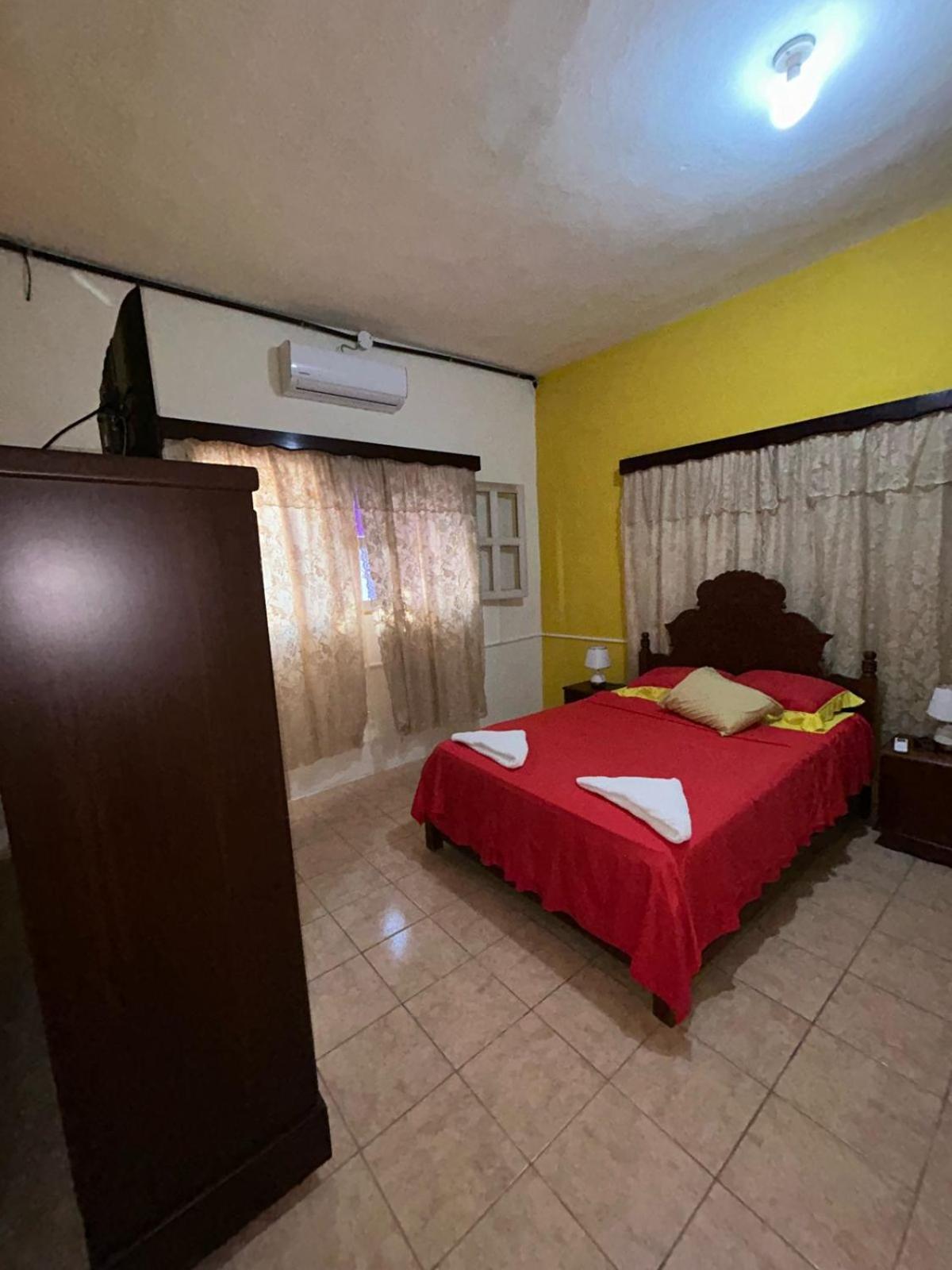 Casa Maya Itza Flores Exterior photo