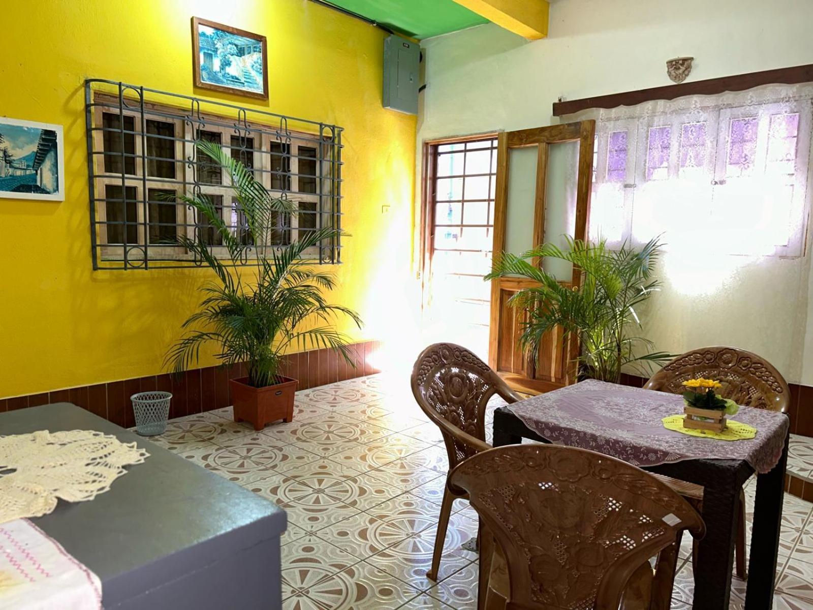 Casa Maya Itza Flores Exterior photo