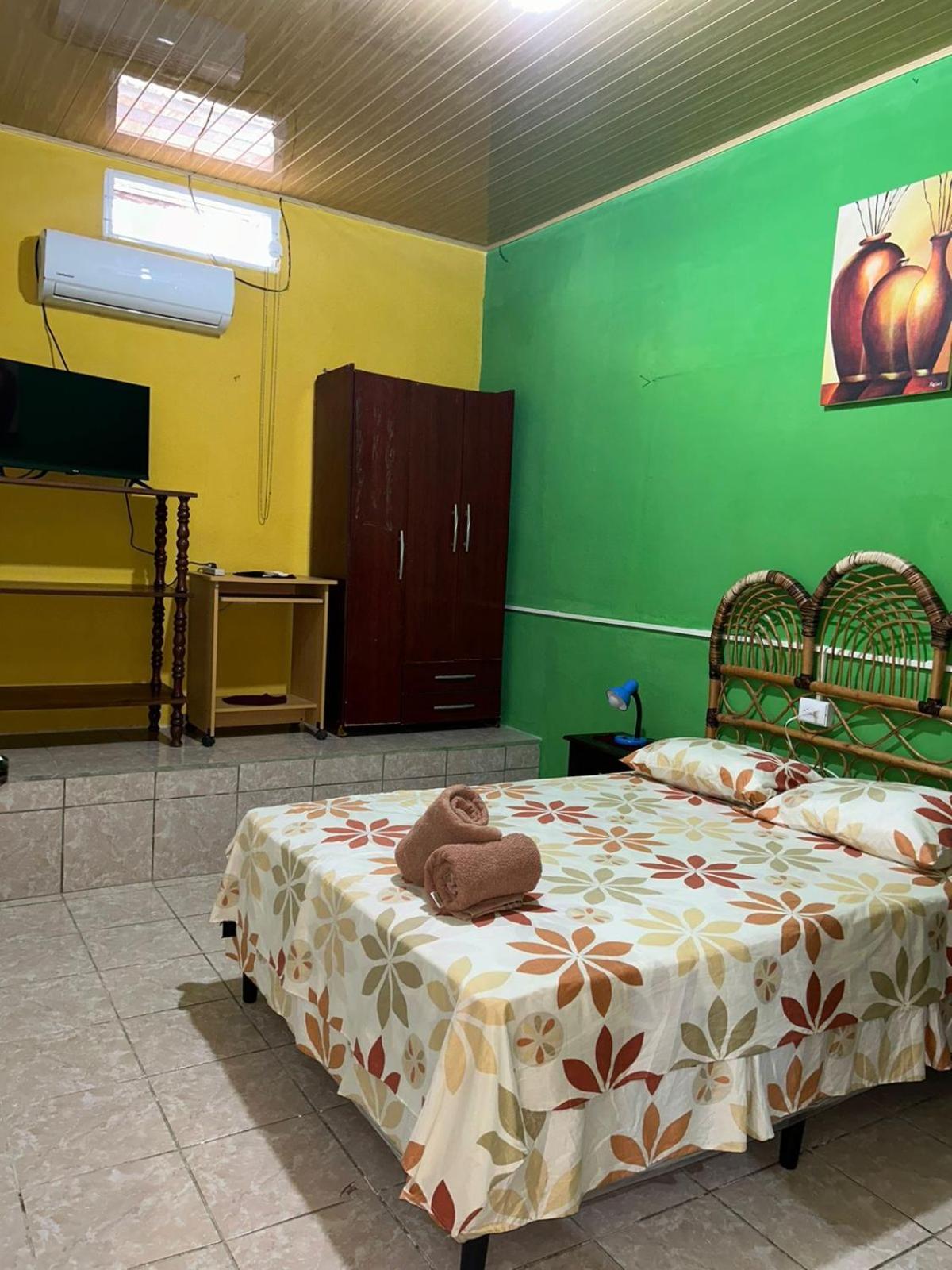 Casa Maya Itza Flores Exterior photo