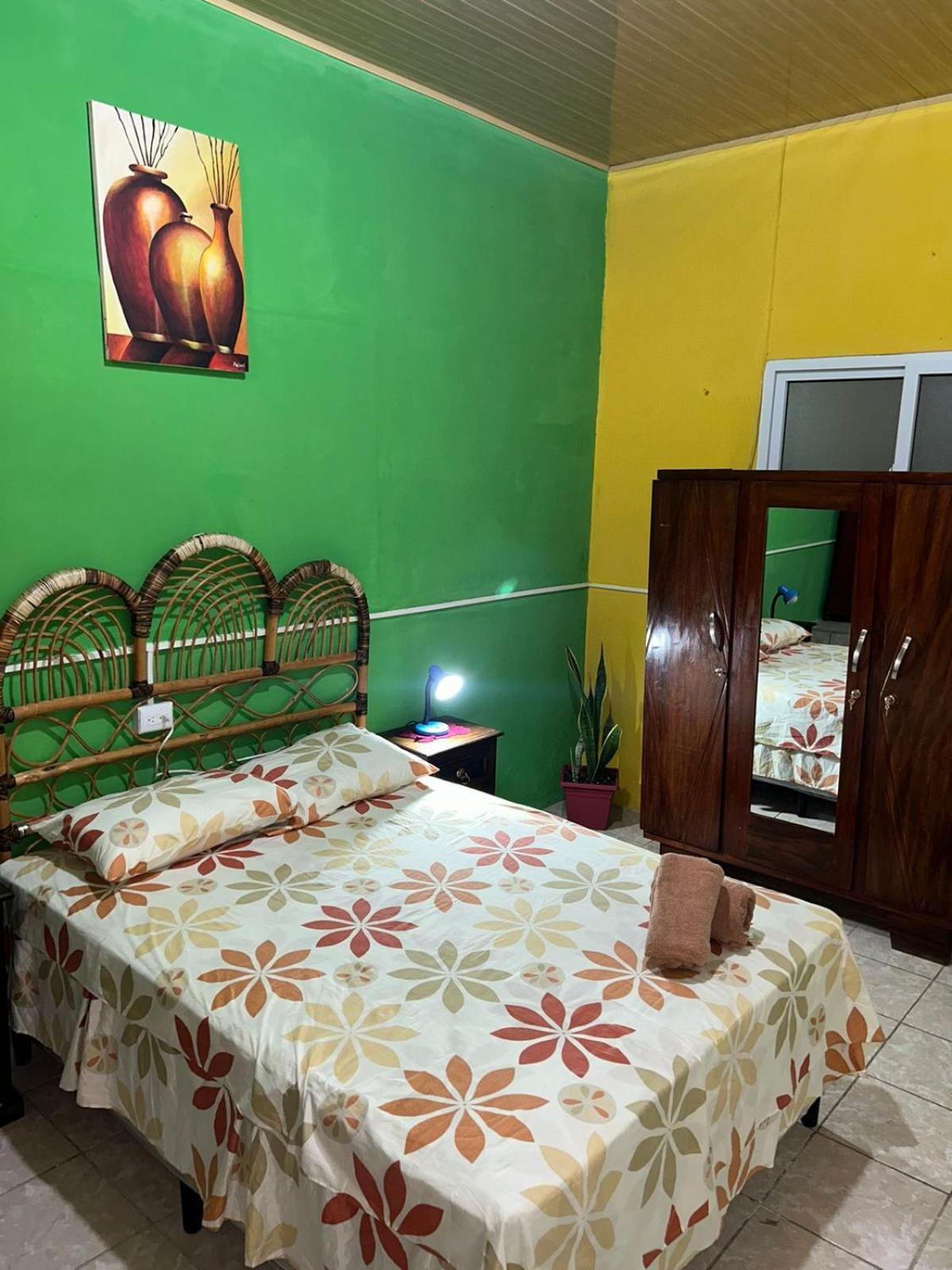 Casa Maya Itza Flores Exterior photo
