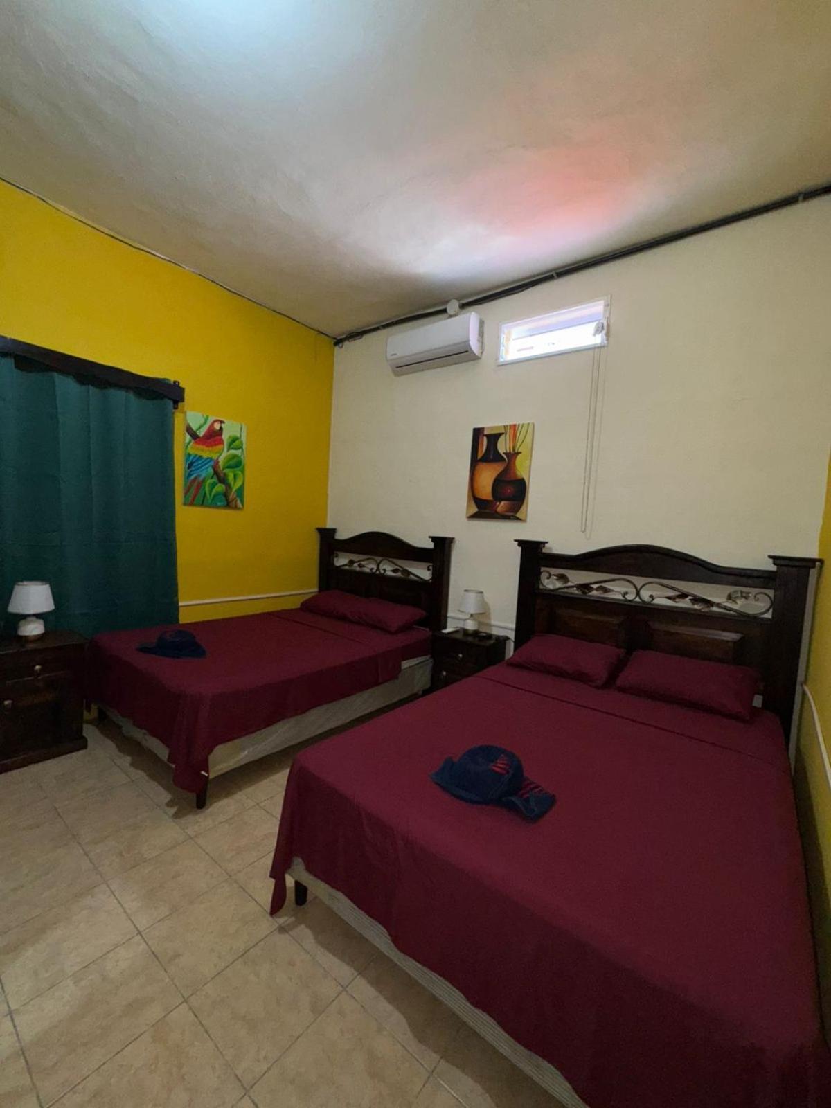 Casa Maya Itza Flores Exterior photo