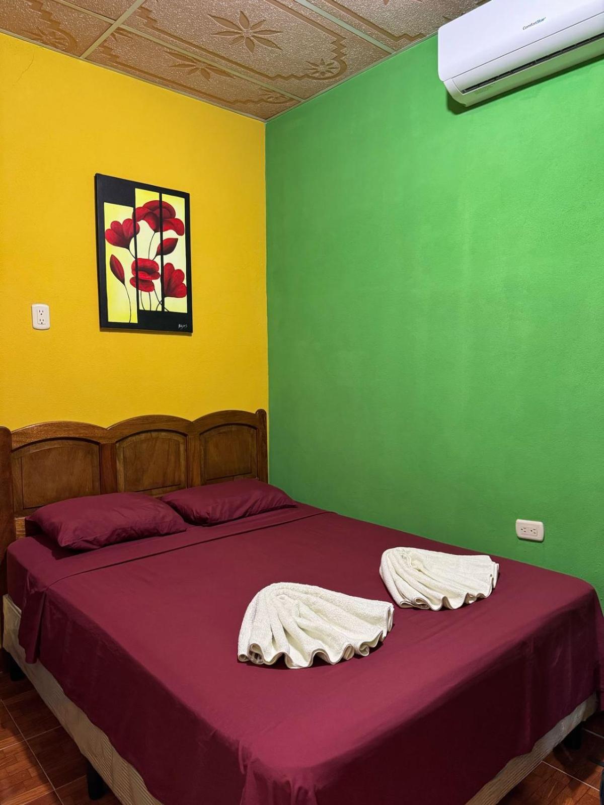 Casa Maya Itza Flores Exterior photo